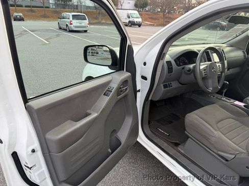 Used 2021 Nissan Frontier S image 9