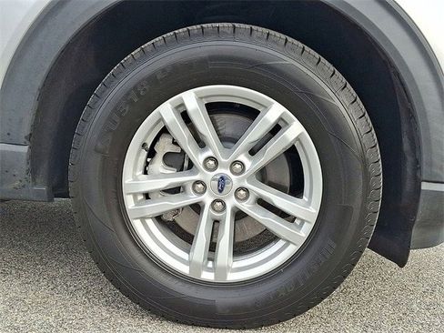 Certified 2021 Ford Explorer XLT w/ Equipment Group 202A image 27