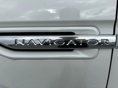 Used 2020 Lincoln Navigator Reserve w/ Luxury Package image 13