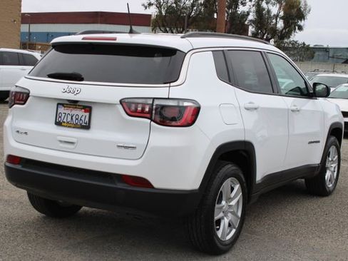 Used 2022 Jeep Compass Latitude image 5