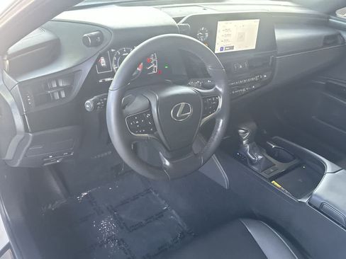 Used 2025 Lexus ES 350 w/ Premium Package FWD image 13
