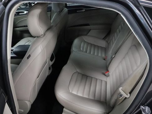 Used 2019 Ford Fusion SEL image 16