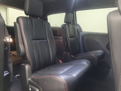 Used 2019 Dodge Grand Caravan GT FWD image 19