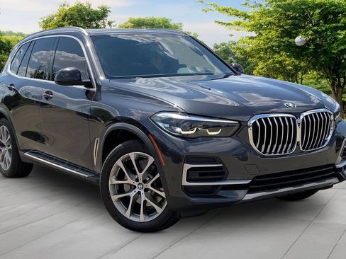 Used 2023 BMW X5 xDrive40i w/ Premium Package AWD/4WD image 3