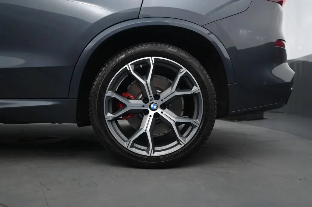 Used 2021 BMW X5 M50i AWD/4WD image 15