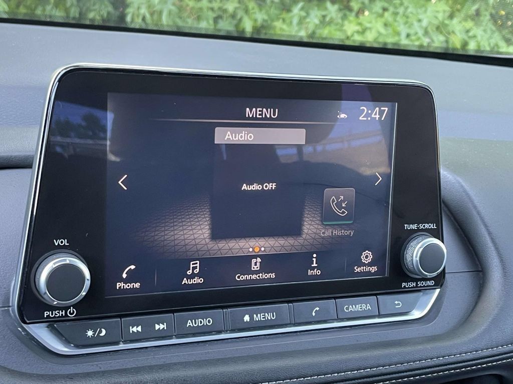 Used 2025 Nissan Rogue SV FWD image 24