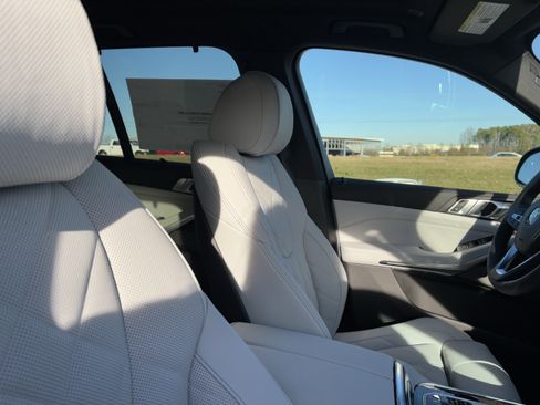 Used 2026 BMW X5 sDrive40i w/ Premium Package image 21