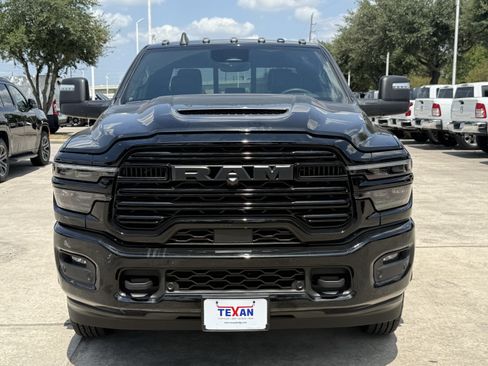 Used 2025 RAM 3500 Laramie w/ Night Edition AWD/4WD image 10