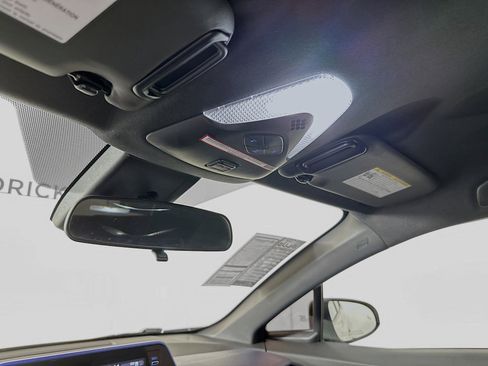 Used 2021 Toyota C-HR XLE image 18