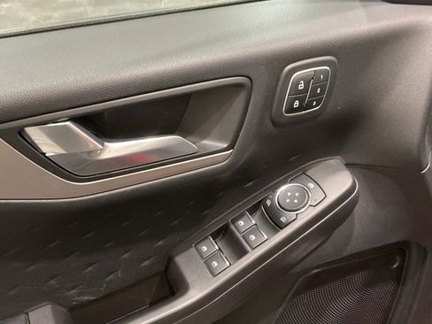 Used 2020 Ford Escape SEL image 7