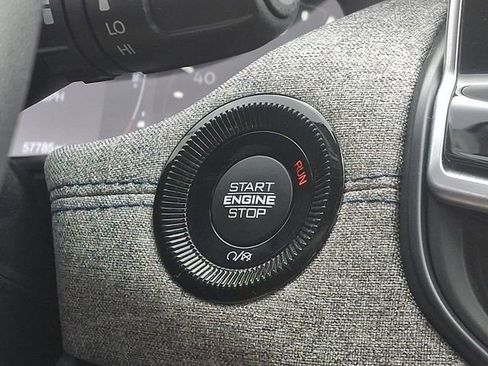 Used 2022 Jeep Compass Latitude image 17