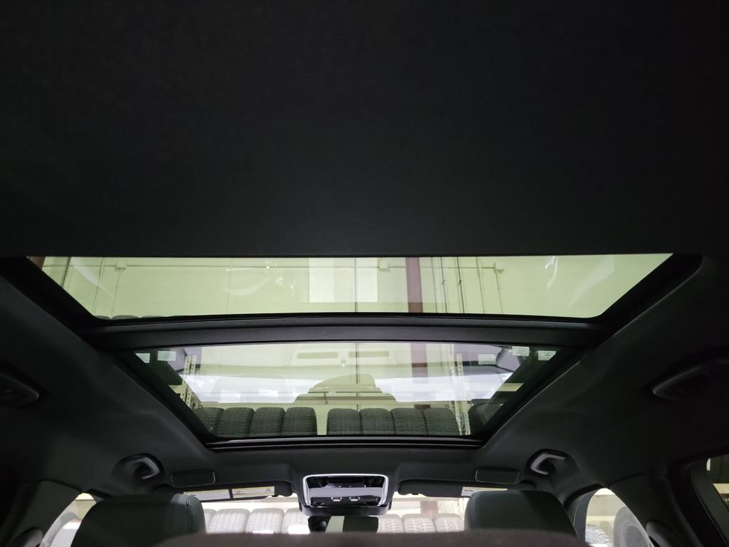 New 2026 Land Rover Range Rover Velar S AWD/4WD image 27