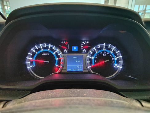 Used 2018 Toyota 4Runner Limited AWD/4WD image 10