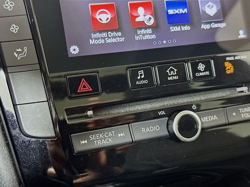 Used 2019 INFINITI QX50 Luxe image 17