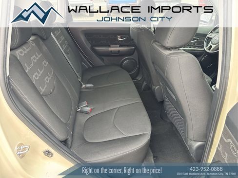 Used 2013 Kia Soul + image 38