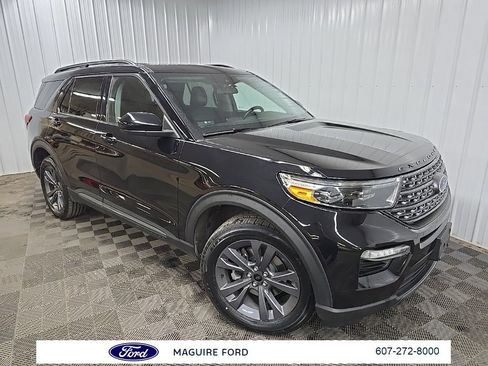Used 2022 Ford Explorer XLT w/ Equipment Group 202A image 9