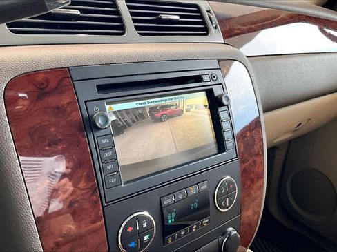 Used 2011 Chevrolet Tahoe LTZ AWD/4WD image 28