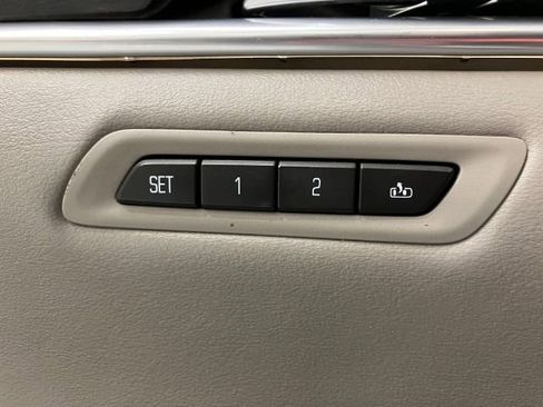 Used 2014 Cadillac XTS Luxury image 21