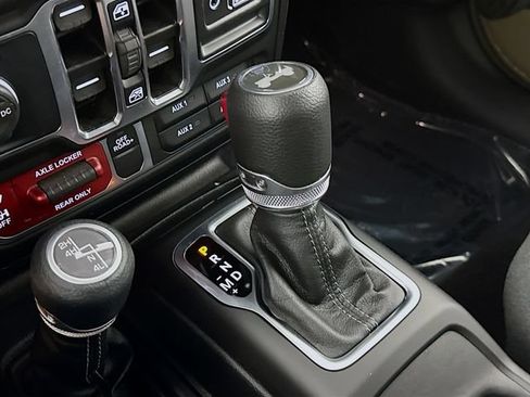 Used 2025 Jeep Wrangler Unlimited Sport AWD/4WD image 16