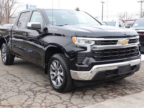 Used 2022 Chevrolet Silverado 1500 LT image 4