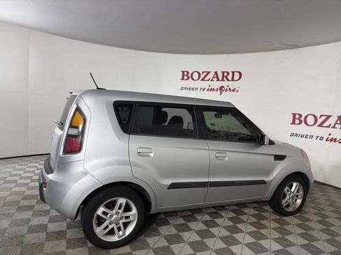 Used 2010 Kia Soul + w/ Audio Pkg FWD image 9