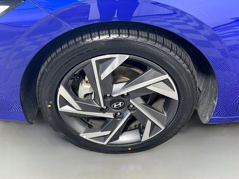 Used 2024 Hyundai Elantra Limited FWD image 4