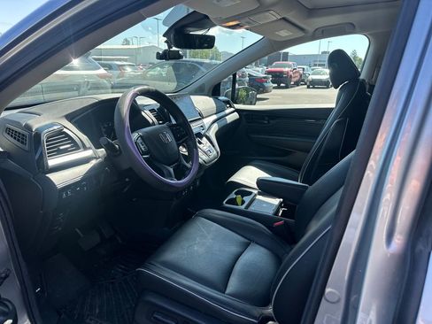 Used 2025 Honda Odyssey Touring image 9