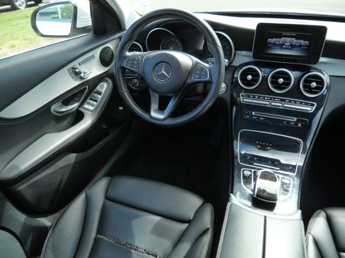 Used 2016 Mercedes-Benz C 300 4MATIC Sedan image 9