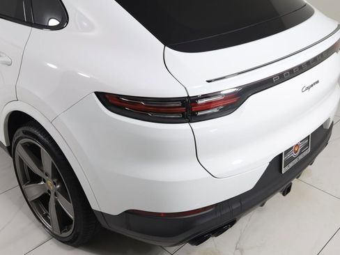 Used 2023 Porsche Cayenne Coupe image 37