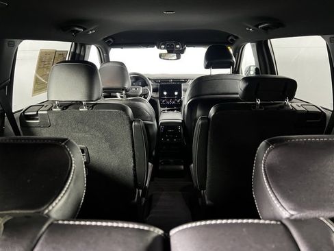 Used 2024 Jeep Grand Cherokee L Limited image 21