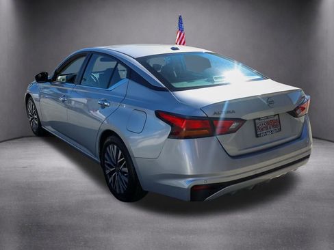Used 2023 Nissan Altima 2.5 SV image 7
