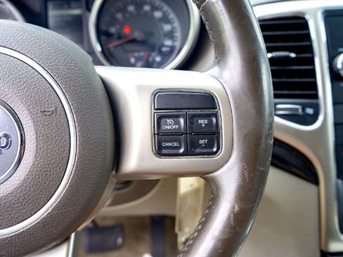Used 2012 Jeep Grand Cherokee Laredo RWD image 13