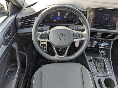Certified 2025 Volkswagen Jetta Sport image 14