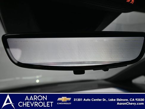 New 2025 Chevrolet Equinox EV LT image 11