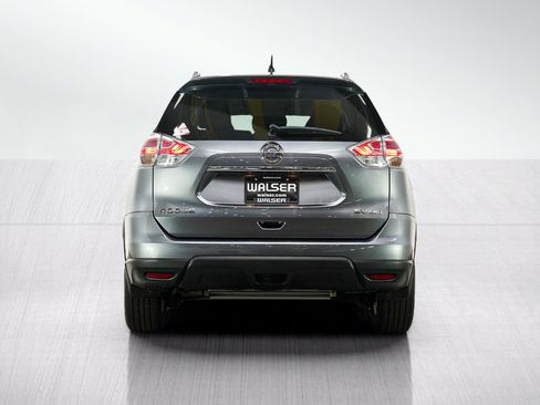 Used 2016 Nissan Rogue SV AWD/4WD image 4