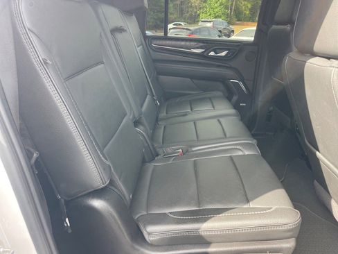Used 2024 GMC Yukon XL Denali image 18