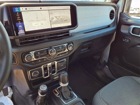 Certified 2024 Jeep Gladiator Sport image 5