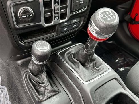 Used 2021 Jeep Gladiator Sport image 7