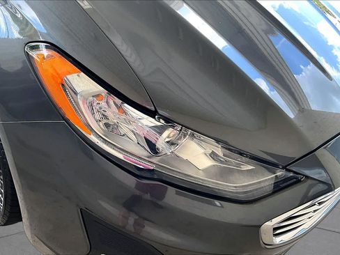 Used 2019 Ford Fusion SE w/ Equipment Group 151A FWD image 25