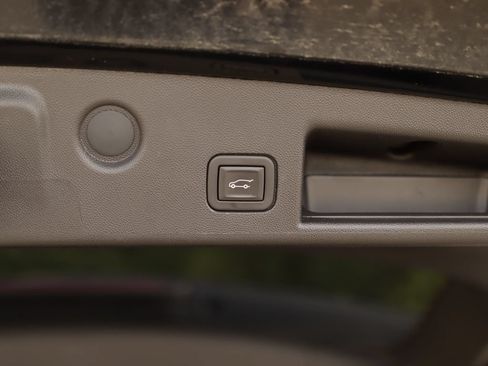 Used 2024 Chevrolet Equinox LT FWD image 25