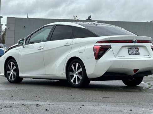 Certified 2018 Toyota Mirai image 7
