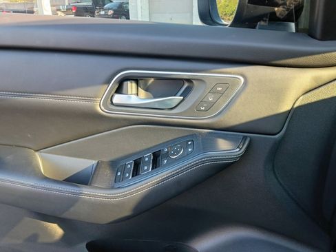 Used 2024 Nissan Rogue Platinum FWD image 32