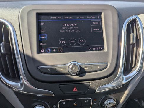Used 2020 Chevrolet Equinox LT AWD/4WD image 13