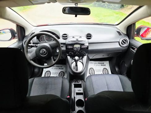 Used 2014 MAZDA MAZDA2 Sport FWD image 13