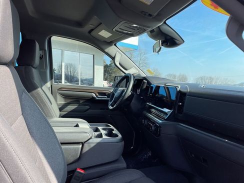 Used 2024 Chevrolet Silverado 1500 LT image 28