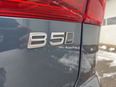 Certified 2023 Volvo XC60 B5 Plus w/ Climate Package image 15