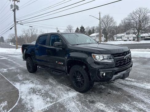 Certified 2022 Chevrolet Colorado Z71 w/ Z71 Midnight Edition image 8