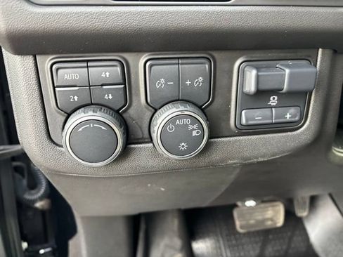 Used 2021 Chevrolet Tahoe Premier w/ Premium Package AWD/4WD image 18