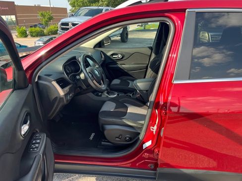 Used 2014 Jeep Cherokee Latitude w/ Comfort/Convenience Group AWD/4WD image 6