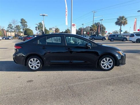 Certified 2025 Toyota Corolla LE image 2